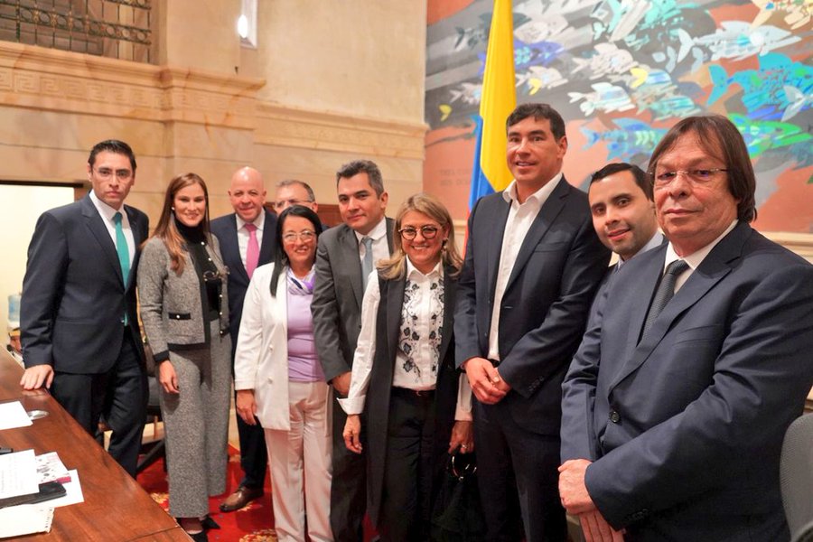 CNE rechaza declaraciones del presidente Petro luego de apertura de